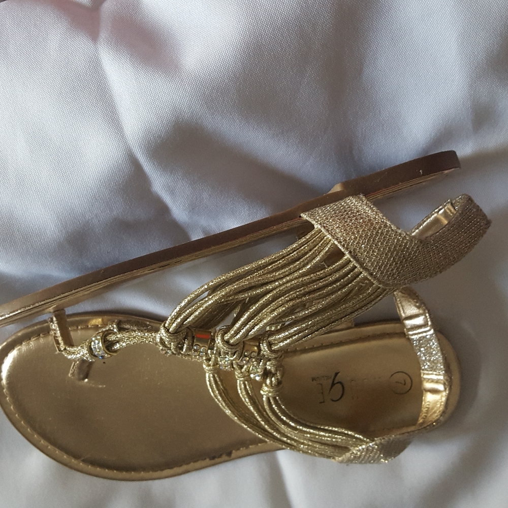 Sandles